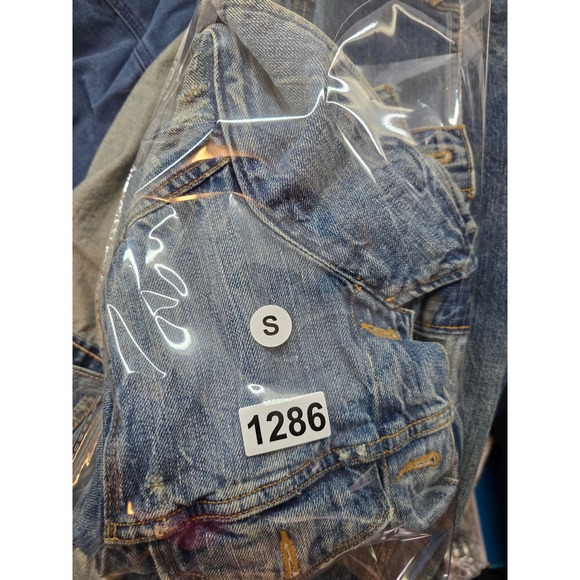 Vintage Levis Womens Denim Trucker Jacket Distressed Blue Jean Button Front Sz S - Picture 7 of 7